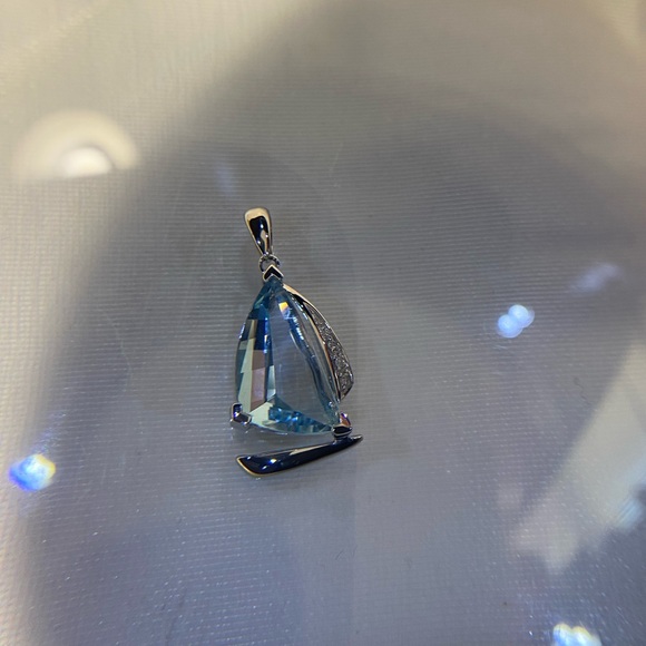 10K WHITE GOLD aquamarine and diamond pendant REAL GOLD - Picture 7 of 13